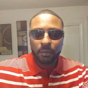 Meet your Posher, Derrick dbo